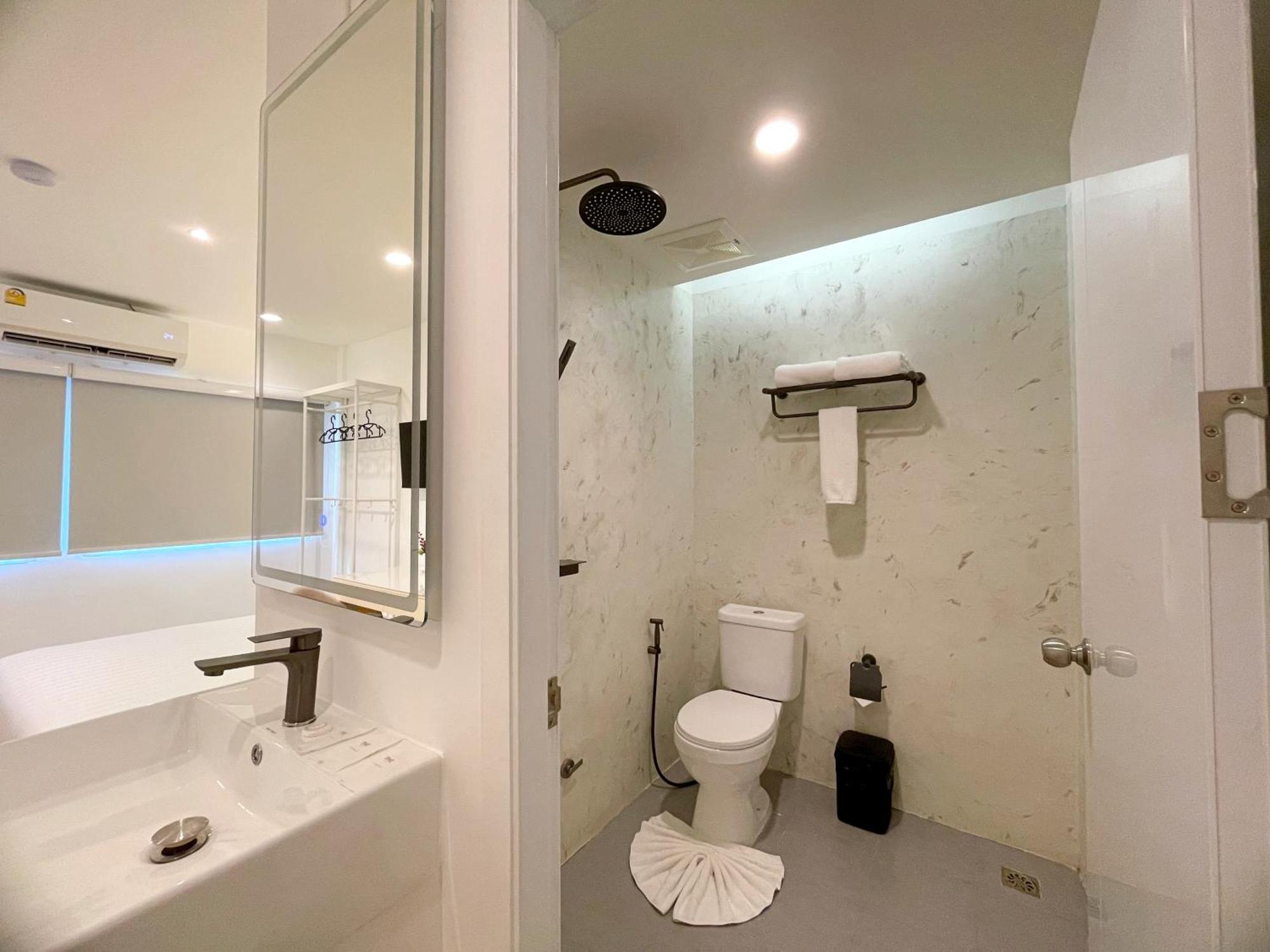 Aparthotel Arawana Express Sukhumvit 22 Bangkok Exterior foto